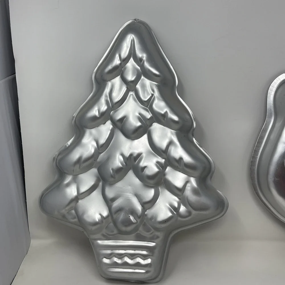 Lot Of 2 Wilton Cake Pans Christmas Tree And Santa Clause